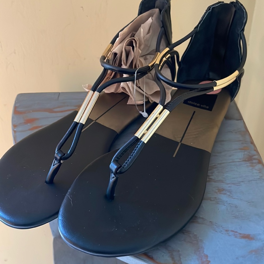 Dolce Vita Maven Black & Gold Stella Sandal size 7 - New